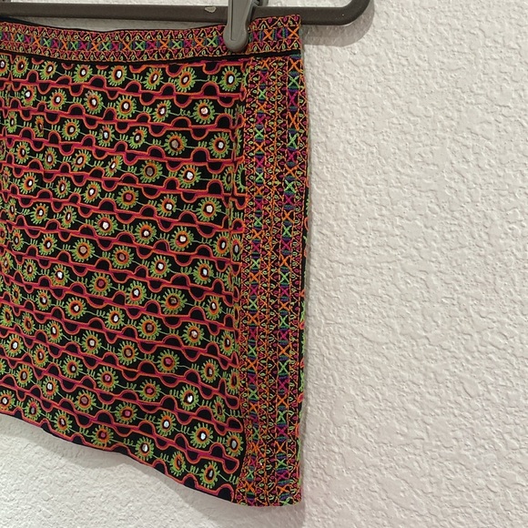 Gryphon Women's Embroidered Sequin Multicolor Silk Blend Mini Lined Skirt Sz XS - Picture 3 of 8